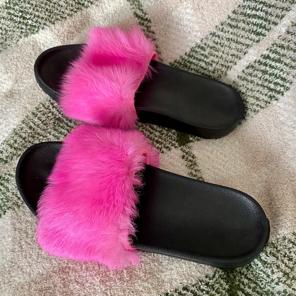 Women’s UGG Royale Genuine Shearling Slide Sandal Limited Edition - Picture 5 of 5